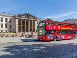 Le bus touristique parcourant Oslo