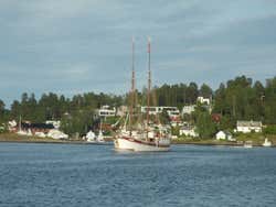 Voilier dans les fjords